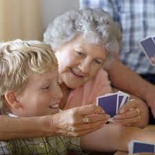 Es una de las mejores alternativas para ejercitar la memoria en las personas mayores, sobre todo en lo relativo a la capacidad para hablar y escribir. Juegos De Grandes Uniendo Generaciones