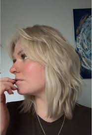 Discover Jennifer Coolidge Haircut