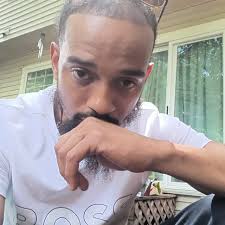 Derrick Counts Sr. (@artiecounts) • Threads, Say more