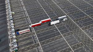 Brexit border IT crash delays fresh food imports by more than a day |  Business News | Sky News