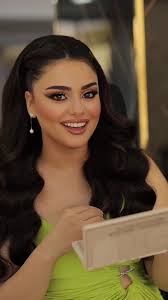 متعرفوش بكون مبسوطه ازاي وبنسي كل تعب اليوم لما اشوف رد فعل عروستي واشوف  لمعة عنيها وهي مبسوطة بالميكاب حقيقي قلبي بيطير من الفرحة الحمد لله....  عقبال كل البنات لما يفرحوا نفس الفرحة 😍😍, مستنيه رايكم ...