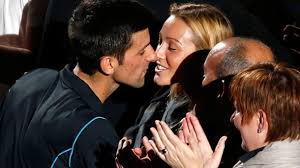 Jun 13, 2021 · jelena, seine frau, sein größter fan, filmte derweil lachend mit dem handy. Novak Djokovic Heiratet Schwangere Freundin Jelena Ristic