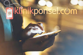 Layar hp redup sendiri saat sedang menggunakan tentu membuat kita jengkel apalagi contohnya ketika sedang play video tiba tiba kecerahan layar jadi . Cara Memperbaiki Layar Hp Yang Berkedip Tips Smartphone Laptop Dan Komputer