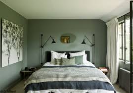 Sarah Lavoine Maison De Campagne Guest Bedroom It S The Best Deco Chambre Parental Chambre A Coucher Kaki Deco Chambre Parents