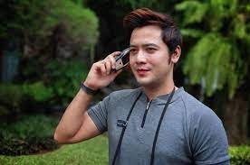 The 1980s was the decade of big hair, big phones, pastel suits, cabbage patch kids, rubik's cubes, yuppies, air jordans, shoulder pads and pac man. Profil Kriss Hatta Pesinetron Yang Mengaku Sebagai Kekasih Hana Hanifah Kumparan Com
