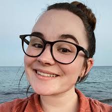 Naomi Inman's Instagram, Twitter & Facebook