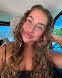 Millie Marshall's Instagram, Twitter & Facebook