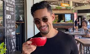 Lahir 15 disember 1988) merupakan seorang pelakon lelaki malaysia. Idris Khan Beautifulnara Gosip Artis Malaysia Terkini