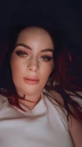 Amanda Maddocks's Instagram, Twitter & Facebook