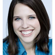 Laura Osgood's Instagram, Twitter & Facebook