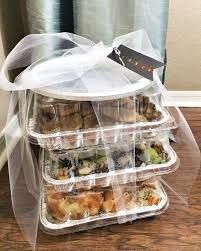 Selecting gift baskets for delivery to your family, friends and corporate recipients can be difficult. Food Delivery Gift Ideas