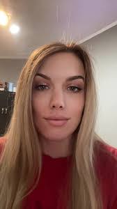 Amber Lunt's Instagram, Twitter & Facebook