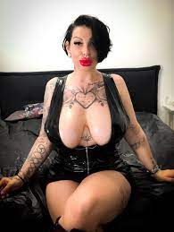 Nina Vegas - Free pics, galleries & more at Babepedia