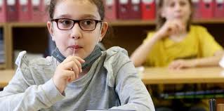 Wird das kind nicht getestet, darf es zurück, sobald es keine symptome mehr aufweist und sieben tage lang nicht in der kita oder schule war. Mit Lutschern Gegen Die Corona Pandemie Was Kann Der Lolli Test