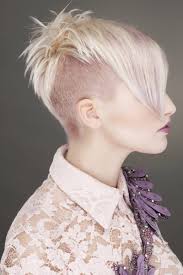 Undercut Frauen Frisuren So Stylen Sie Den Undercut Kurzhaarfrisuren Kurzhaarfrisurenundercut Undercut Hairstyles Undercut Women Mens Hairstyles Undercut