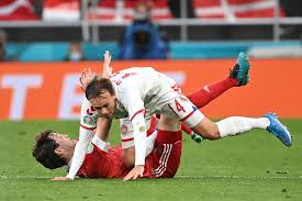 Bienvenue sur le live de l'équipe pour suivre ce match de football en direct entre russie et danemark (euro, 3e journée). Uh18z Nxcsa8jm