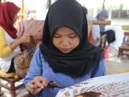 Karena tehnis segala sesuatunya dilakukan secara manual maka harga batik tulis merupakan salah satu jenis batik yang termahal dari. 10 Cara Membuat Batik Tulis Mudah Dipraktikkan Untuk Pemula Hot Liputan6 Com