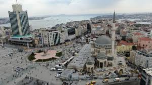 Taksim camii 1000 kişilik kapasitesi olan camilerden birisidir. Ibadete Acilmasina Sayili Gunler Kaldi Taksim Camii Nin Ici Drone Ile Goruntulendi