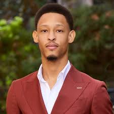 Mike Laurent's Instagram, Twitter & Facebook