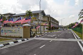 Kolej tingkatan 6 kepong, wp kuala lumpur (formerly smk desa mahkota) in operation since 31 march 2014. Latar Belakang Kolej Tingkatan Enam Pontian Kolej Tingkatan Enam Pontian