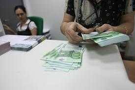 Creditul este disponibil pentru persoane între 24 și 70 ani. Te Incadrezi Pentru Un Credit Ipotecar In Euro Vezi De Ce Salariu Ai Nevoie Blog Credite Imobiliare Dezvoltator Imobiliar