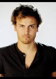 Andres Gil's Instagram, Twitter & Facebook