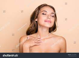 14,407 Woman Chest Neck Images, Stock Photos, 3D objects, & Vectors |  Shutterstock