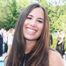 Allison Pirog's Instagram, Twitter & Facebook