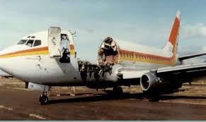 Hawaii Airlines 737 Lots Of Compressing Decompressing Cycles Caused Metal Fatigue According Tbe The Aviation Accidents Vintage Aircraft Commercial Aircraft