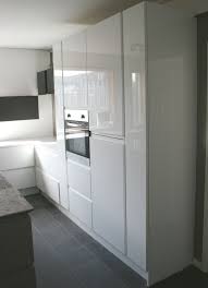 White High Gloss Handleless Kitchen Cucine