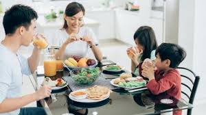Jangan lupakan sarapan sarapan adalah bagian penting karena meningkatkan laju metabolisme dan membuat seseorang tetap aktif sepanjang hari. Hindari 5 Menu Ini Bagi Penderita Diabetes