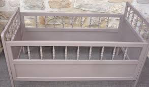 Lit Avec Barreaux Repeint Taupe Sommier Neuf Atelier Darblay Le Meuble D A Cote Repeindre Lit Repeindre Peinture Chambre