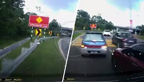 Keresse meg a legkedvezőbb ajánlatot! Video Tukar Lorong Tak Bagi Signal Orang Lain Jadi Mangsa The Reporter