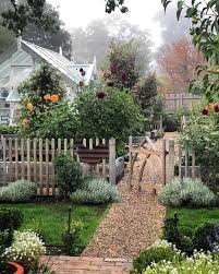 Misty Morning In The Southern Highlands Over Beautiful Lush Garden Australia Cozyplaces Cottage Garden Dream Garden Beautiful Gardens