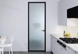 Une porte en verre intérieure crée un sentiment d'espace et apporte, en effet, de la lumière supplémentaire dans votre intérieur. Portes D Interieur Verre Et Aluminium
