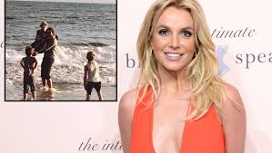 Maybe you would like to learn more about one of these? Britney Spears Familienidylle Mit Neuem Freund Bunte De