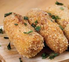 De Savoureuses Croquettes De Poulet Pour Les Kids Recette Recette Croquette De Poulet Repas Bebe