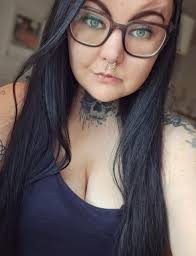 Trevlig helg allihop! 🫶🏻 Undrar om det finns någon i Dalarna med omnejd  här? Fast är egentligen inte rädd för att åka en bit😅🫶🏻