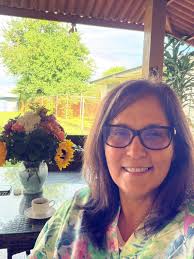 Para quien, preguntaba por el arroz con Pollo panameno. Tengo este libro de  recetas de Rosita Cordoba. Espero que les ayude.