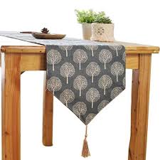 La biche porte une couronne de fleurs et est entourée de motifs fleuris. Chemin De Table Rustique Motif Lin En Coton Chemin De Table Lavable Arbre Floral Fond Noir 220 Cm Achat Vente Chemin De Table Soldes Sur Cdiscount Des Le 20 Janvier Cdiscount