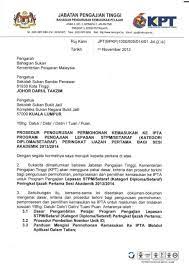 Sarjana muda pendidikan dengan kepujian (pengajaran bahasa inggeris sebagai bahasa kedua (tesl)ed241 sarjana muda pengajian bahasa gunaan (bahasa inggeris untuk komunikasi profesional)lg240 band/tahap muet 4 atau. 1314 Pekeliling Diploma