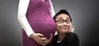 Matanya merah sembab karena air mata yang tak kunjung henti membasahi pipinya. Cerpen Perempuan Simpanan Halal Tengku Mengandung