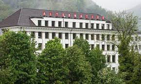 In the spotlight 2020 annual report. Alternative Bank Erfolg Mit Negativzinsen Auf Kundengeldern