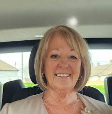 Does anyone know anything about this gorgeous cat? My boy cat is obsessed  with it and wants to be friends and I am just looking for any information  about this kitty. Area