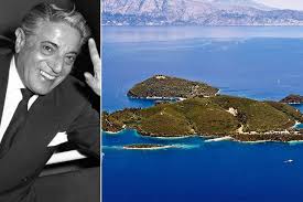Bislang gehörte das eiland athina onassis, deren berühmter großvater auf skorpios einst jackie kennedy heiratete. 49 Beruhmtheiten Die Privatinseln Besitzen Welche Insel Der Promis Ist Ihr Urlaubstraum Seite 23 Von 50 Soolide
