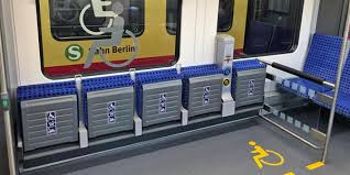 Durch die menschenmassen wurde mir erst, als mein zug schon weggefahren war, klar, dass ich am falschen bahnhof ausgestiegen war. Willkommen In Berlin S Bahn Berlin Gmbh