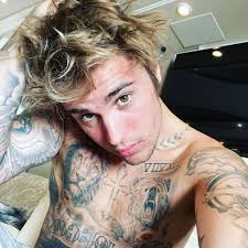 Available (2020) baby (2010) bad day (2013) be alright. Zuruck Zur Zausel Frisur Justin Bieber Lasst Haare Wachsen Promiflash De