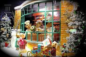 Window Displays Prop Making Display Manufacturing Decoracao De Natal Natal
