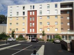 Terrasse, 3 meublés, répartition : Logement Etudiant Proche Adelfa Adoc Formation Clermont Ferrand