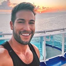 Email Address of @nickpetris Instagram Influencer Profile